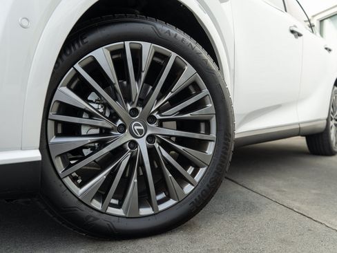 Used 2026 Lexus RX 350 AWD w/ Convenience Package image 4
