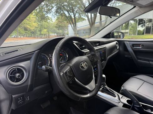 Used 2019 Toyota Corolla SE FWD image 10