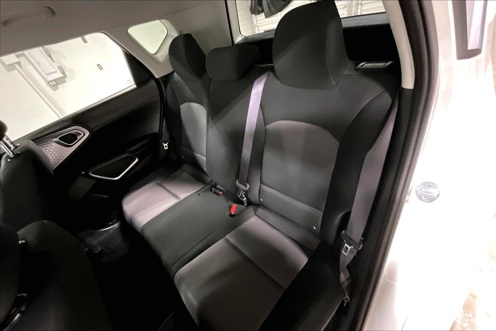 Used 2025 Kia Soul LX w/ LX Technology Package FWD image 32