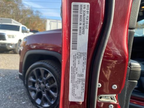 Used 2021 Jeep Compass Latitude image 32