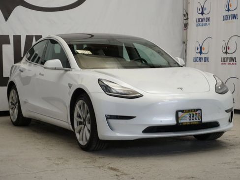 Used 2018 Tesla Model 3 Mid Range RWD image 3