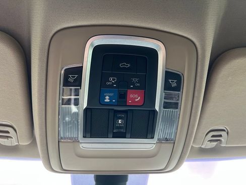 Used 2019 RAM 1500 Laramie AWD/4WD image 15