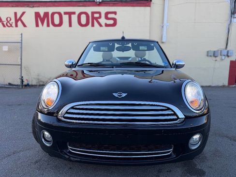 Used 2009 MINI Cooper Base 2dr Convertible image 2