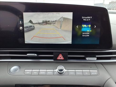 Certified 2024 Hyundai Elantra SEL image 11