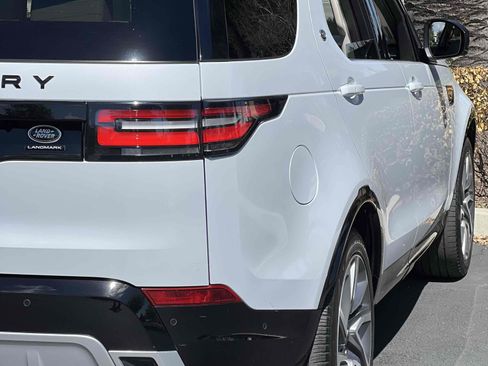 Used 2020 Land Rover Discovery Landmark image 54