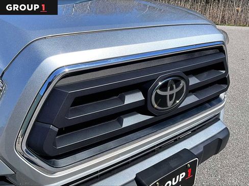 Certified 2023 Toyota Tacoma SR5 AWD/4WD image 32
