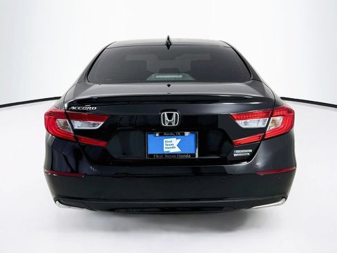Used 2020 Honda Accord Touring image 6