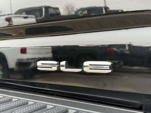 Used 2022 GMC Sierra 2500 SLE w/ SLE Value Package; image 9