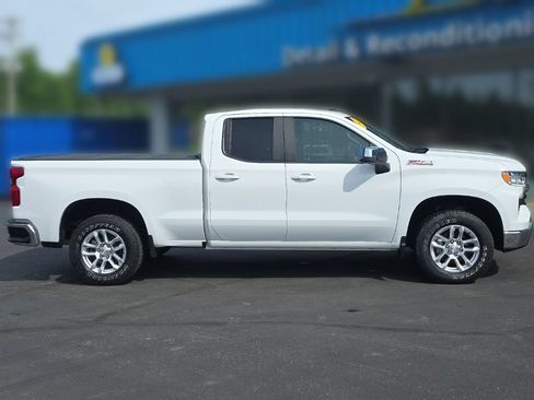 Used 2022 Chevrolet Silverado 1500 LT AWD/4WD image 9