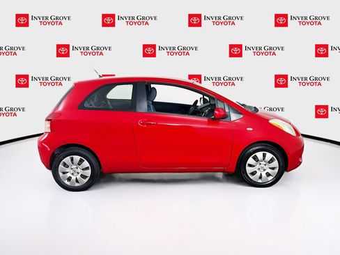 Used 2008 Toyota Yaris 2-Door Hatchback FWD image 4