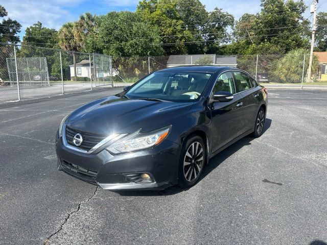 Used 2017 Nissan Altima 2.5 SV w/ Convenience Package FWD image 1