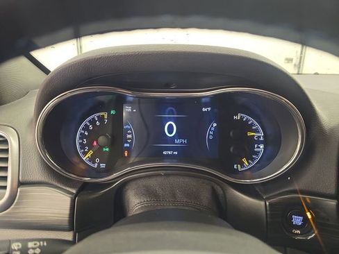 Used 2019 Jeep Grand Cherokee Laredo AWD/4WD image 31
