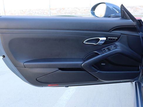 Used 2017 Porsche 718 Boxster S image 39