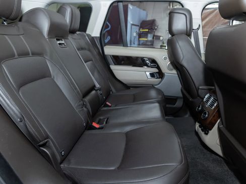 Used 2018 Land Rover Range Rover Supercharged image 21