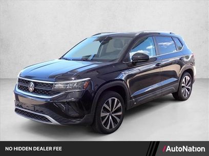 Used 2023 Volkswagen Taos SE w/ Panoramic Sunroof Package