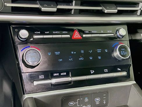 Used 2025 Hyundai Santa Fe SEL FWD image 14