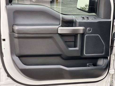 Used 2019 Ford F150 Platinum AWD/4WD image 9
