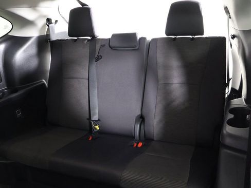 Used 2024 Toyota Highlander LE image 34