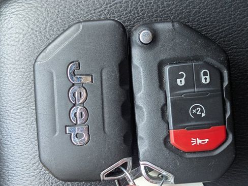 Used 2022 Jeep Wrangler Unlimited Rubicon w/ Steel Bumper Group image 33