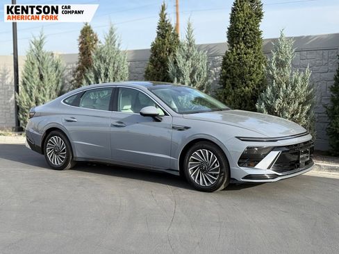 Used 2025 Hyundai Sonata Limited image 12