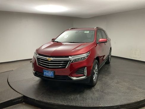 Used 2022 Chevrolet Equinox Premier AWD/4WD image 3