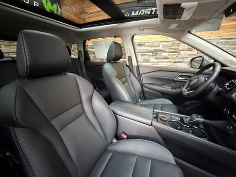 Used 2021 Nissan Rogue SL w/ Premium Package image 15