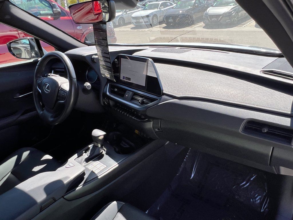 Used 2024 Lexus UX 250h F Sport FWD image 18
