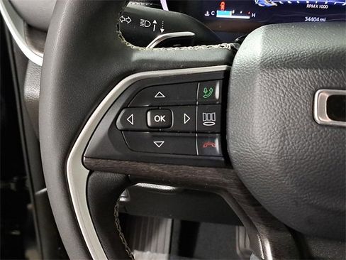 Used 2023 Jeep Grand Cherokee Limited image 23