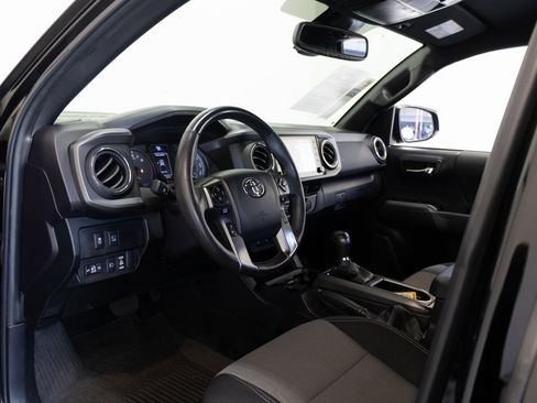 Used 2023 Toyota Tacoma TRD Sport image 18