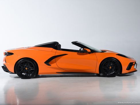 Used 2024 Chevrolet Corvette Stingray Convertible w/ 1LT RWD image 11