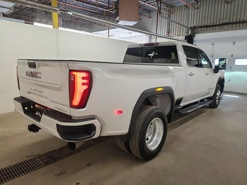 Used 2025 GMC Sierra 3500 Denali AWD/4WD image 6