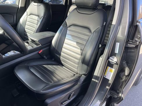 Used 2019 Ford Edge SEL w/ Equipment Group 201A image 27