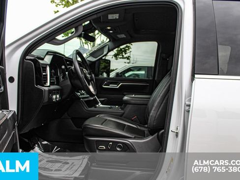 Used 2025 GMC Sierra 3500 Denali w/ Denali Reserve Package AWD/4WD image 17