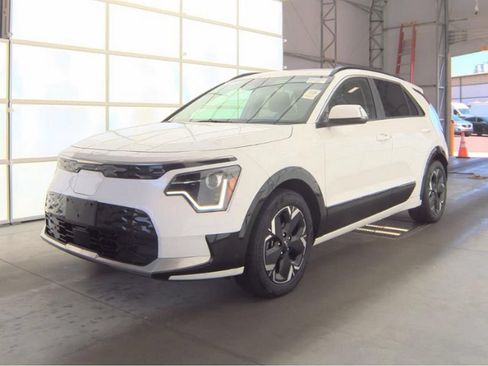Used 2024 Kia Niro Wind FWD image 2