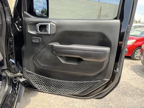 Used 2020 Jeep Gladiator Rubicon AWD/4WD image 27