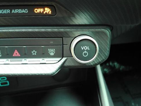 Used 2025 Ford Mustang GT Premium RWD image 31