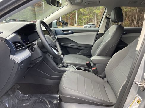 Used 2024 Volkswagen Taos SE image 16