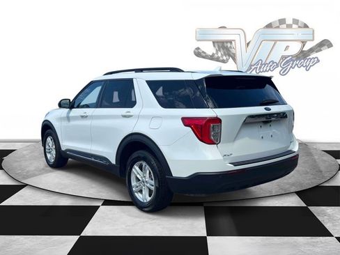 Used 2023 Ford Explorer XLT AWD/4WD image 4