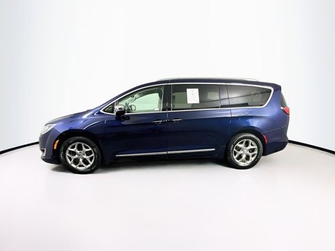 Used 2017 Chrysler Pacifica Limited FWD image 4
