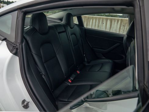 Used 2023 Tesla Model 3 Standard Range RWD image 28