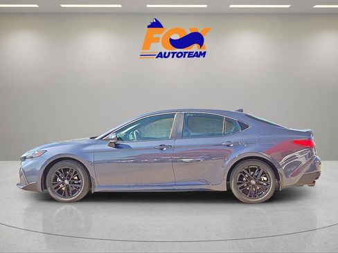 Used 2026 Toyota Camry SE w/ Convenience Package image 2