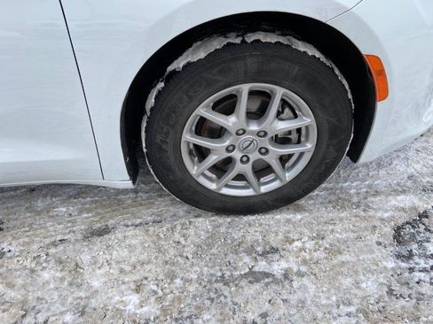 Used 2024 Chrysler Voyager LX image 7