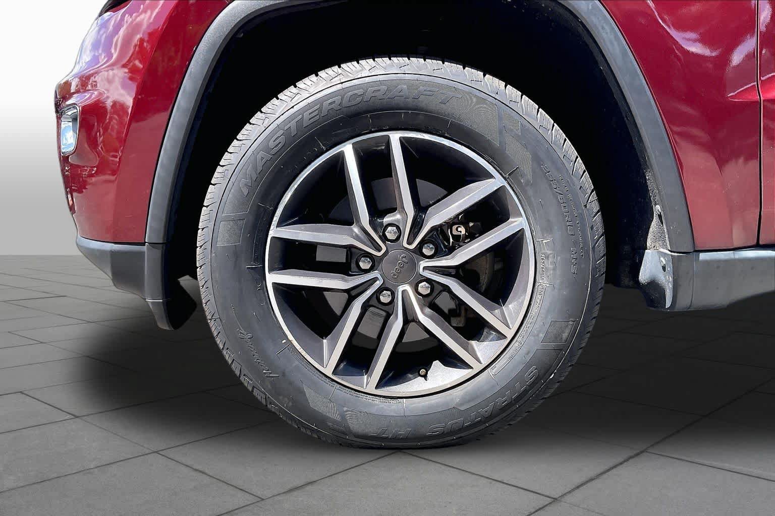 Used 2019 Jeep Grand Cherokee Limited w/ Luxury Group II RWD image 10