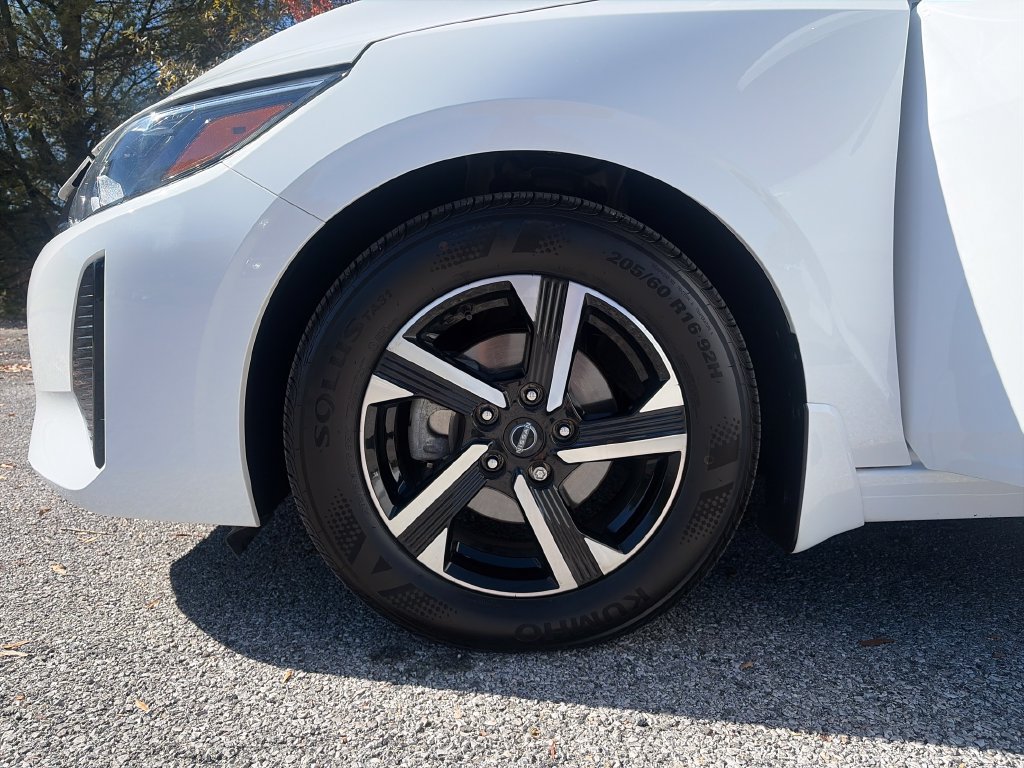 Certified 2024 Nissan Sentra SV FWD image 27
