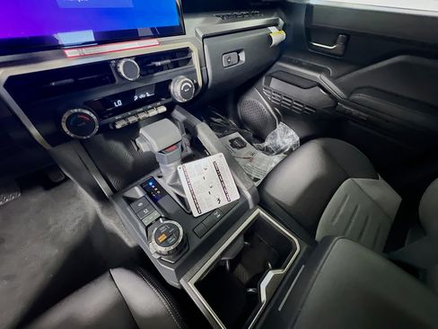 Used 2025 Toyota Tacoma TRD Off-Road image 26