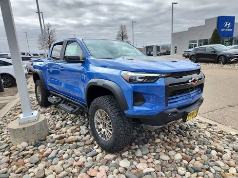 Used 2026 Chevrolet Colorado ZR2 w/ Technology Package AWD/4WD image 9