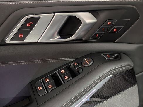 Used 2024 BMW X5 M60i w/ Climate Comfort Package image 18