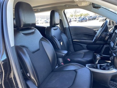 Used 2019 Jeep Compass Latitude image 26