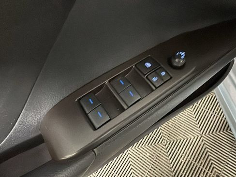 Used 2024 Toyota Camry SE FWD image 11