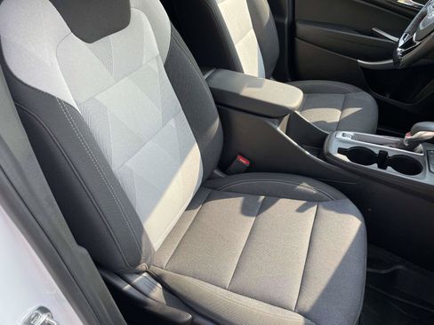 Used 2025 Chevrolet Trax RS w/ Driver Confidence Package FWD image 19